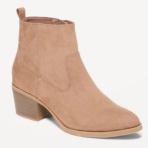 NWT Women’s Faux-Suede Western Ankle Boots